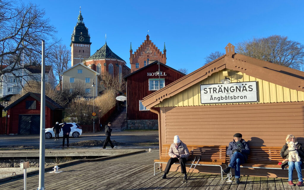 bo i strängnäs