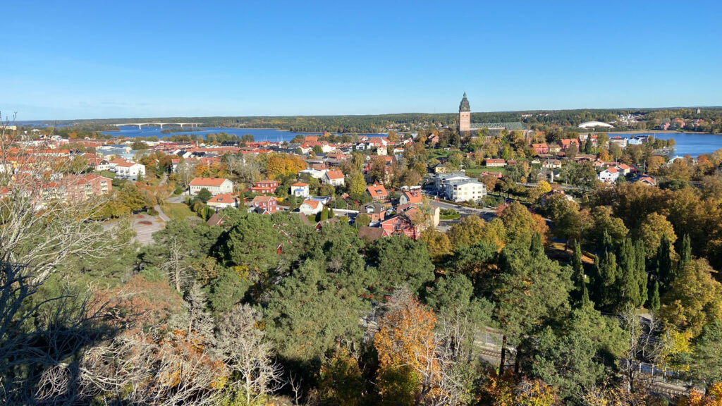 bo i strängnäs